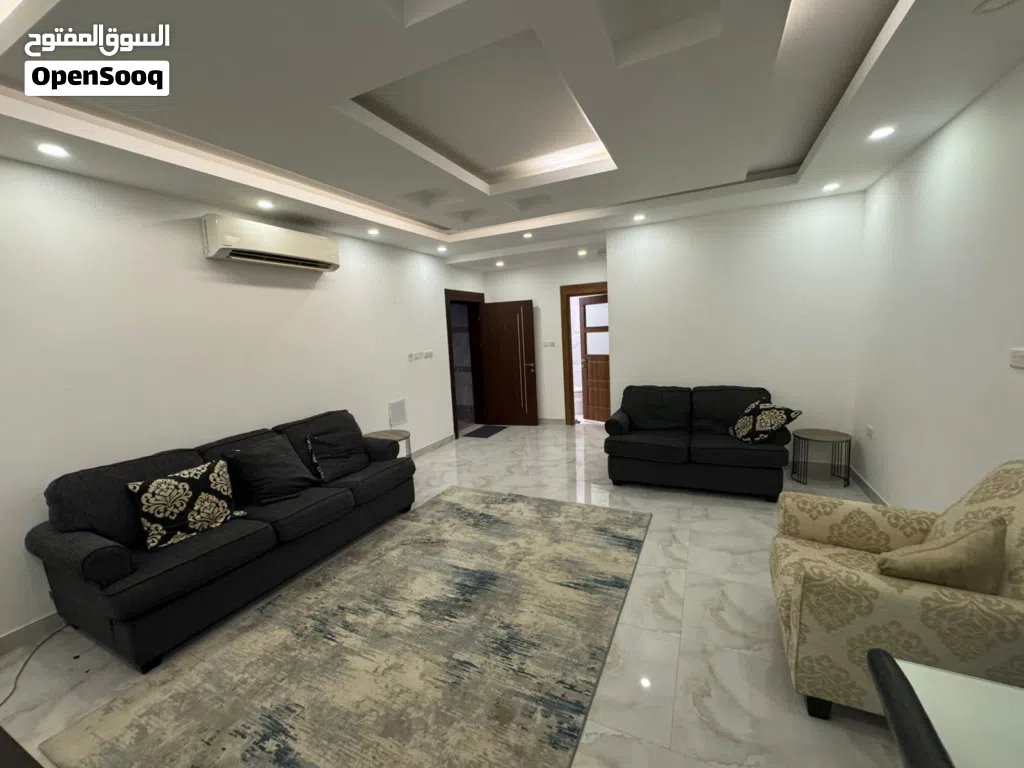 شقة مؤثثة للإيجار في المعبيلة السابعة بالقرب من كل الخدماتFurnished apartment for rent in Maabel 7