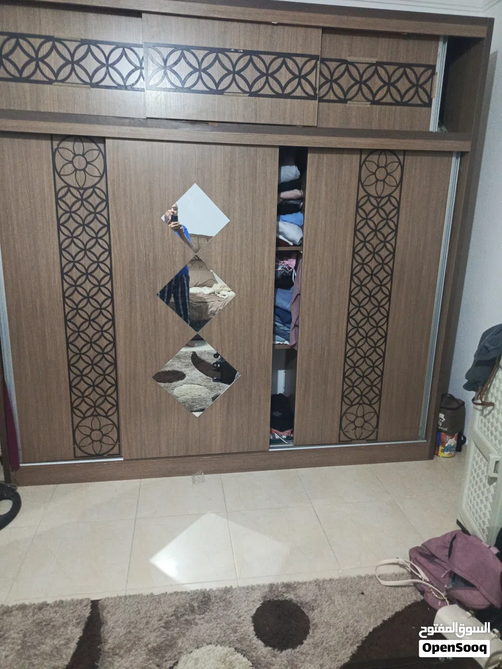 غرفة نوم ليمنيت كامله خزانه وسرير مزدوج وتواليت وكمودينه