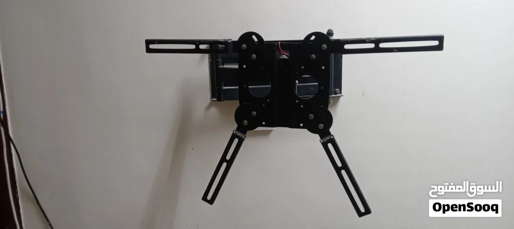 Heavy duty TV stand حامل تليفزيون قوي جدا
