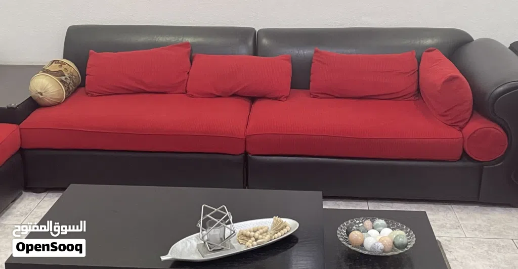8 Seater Sofa With 2 Corner Tables, 1 Center Table And Rug, SAR 1100