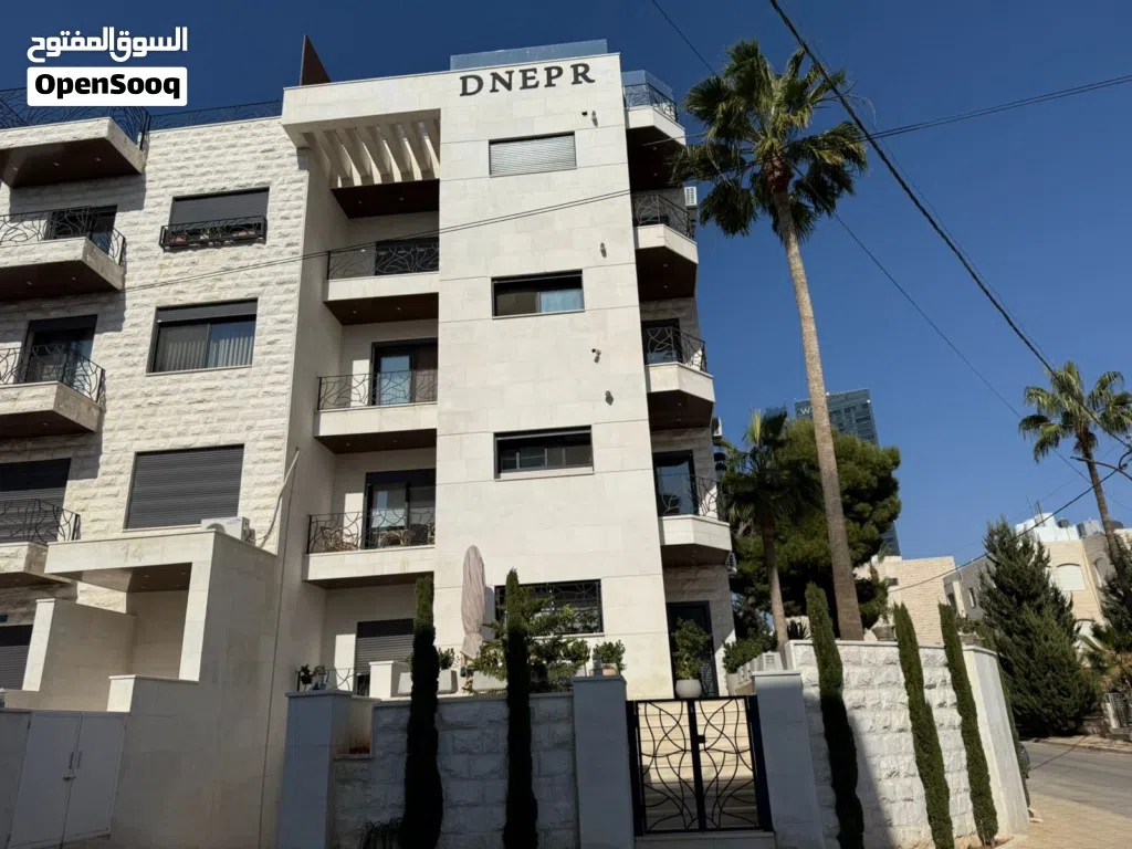من المالك مباشرة شقة جديدة غير مسكونة موقع مميز متوسط في عمان الغربية الدوار الرابع، عبدون،العبدلي