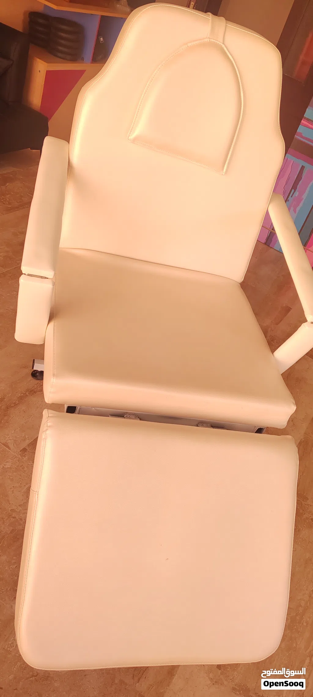 سرير تجميل شبه جديد