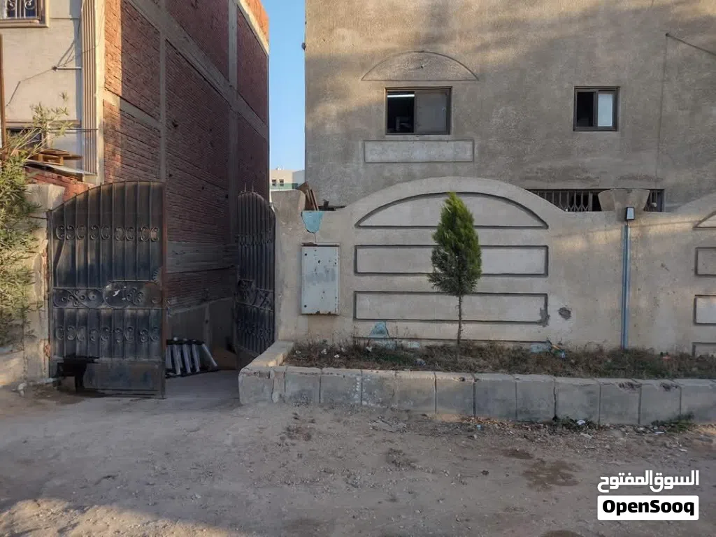 مصنع في مدينة العبور للإيجار