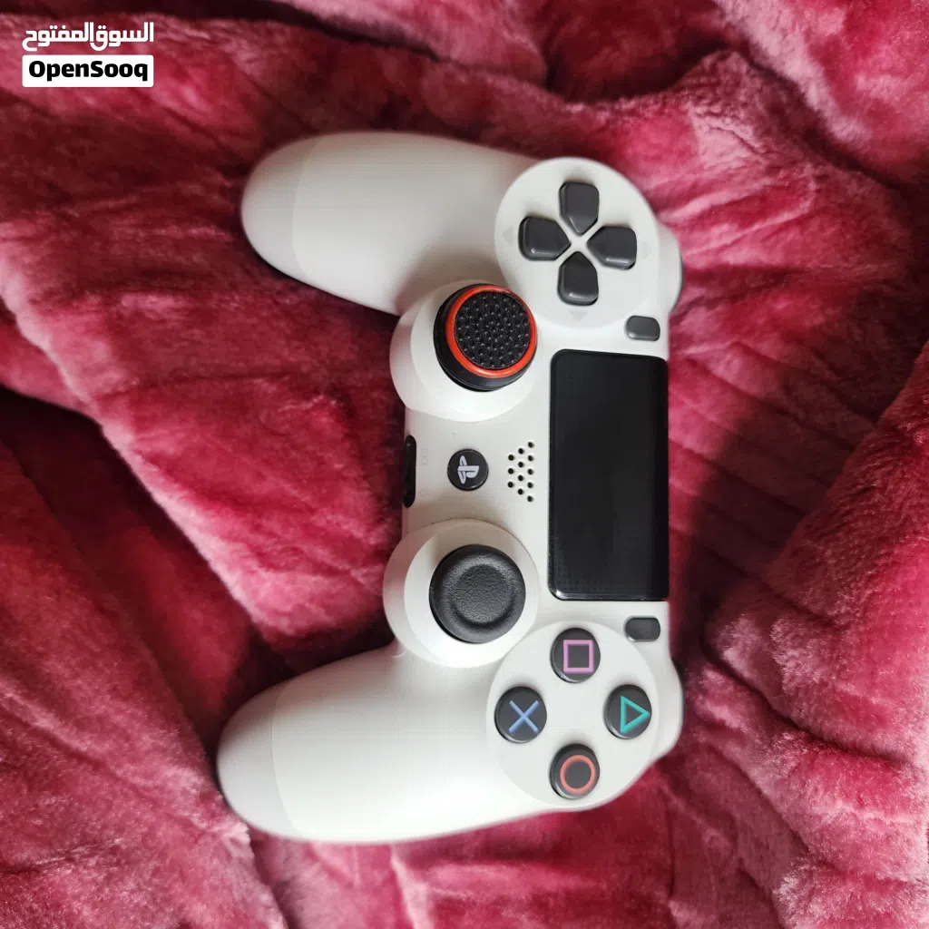يدة تحكم ps4 لون ابيض