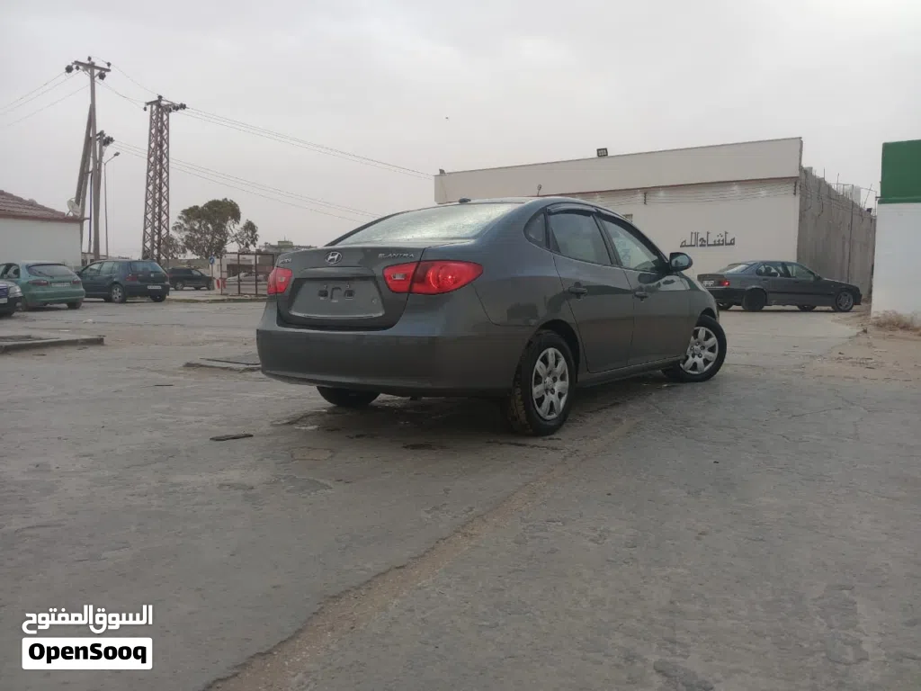 هيونداي النترا GL