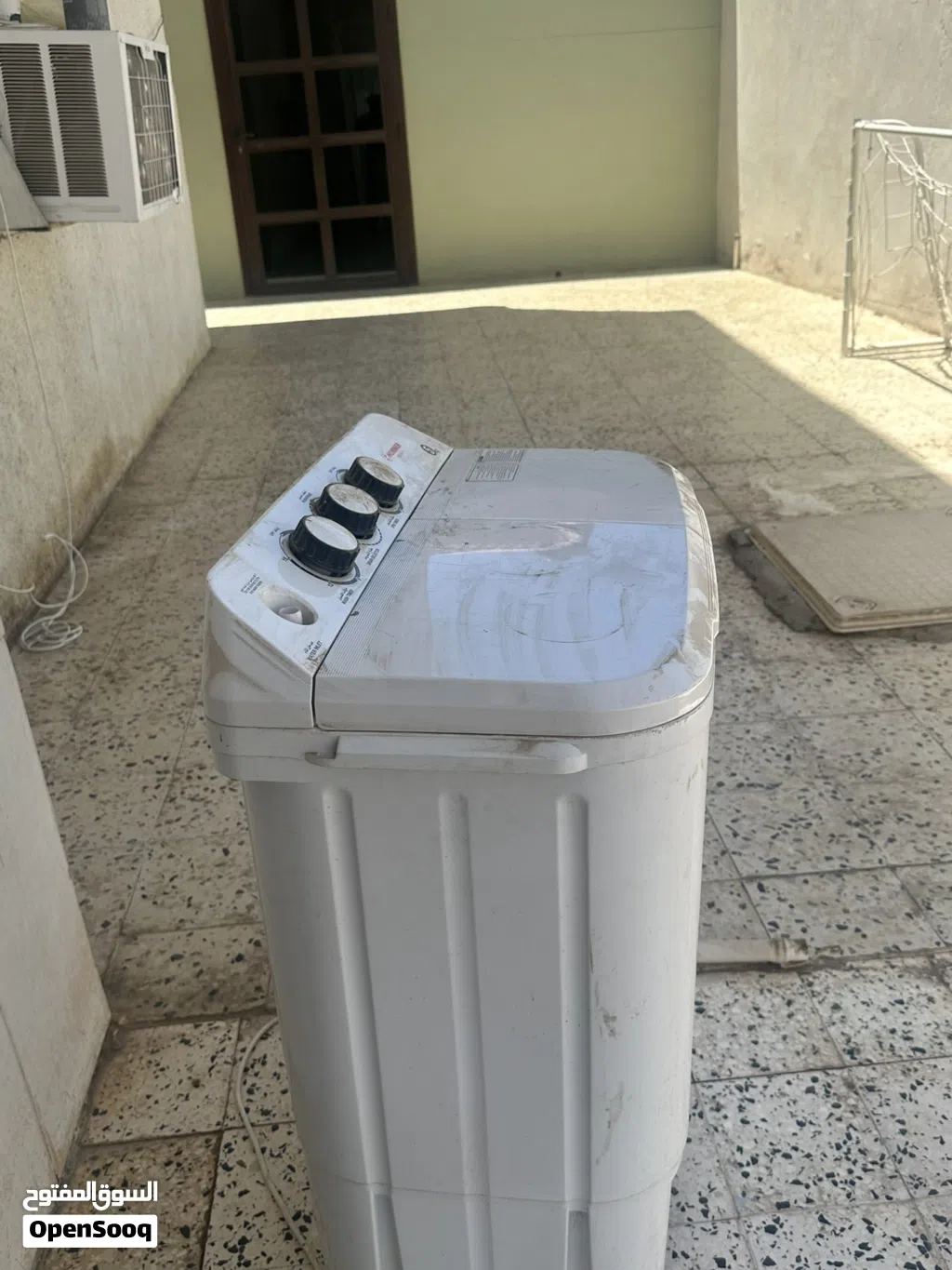 غساله شبه جديده م استعلمت وكانت بالمخزن وشغاله وممتازه واذا ماهي كويسه رجعها