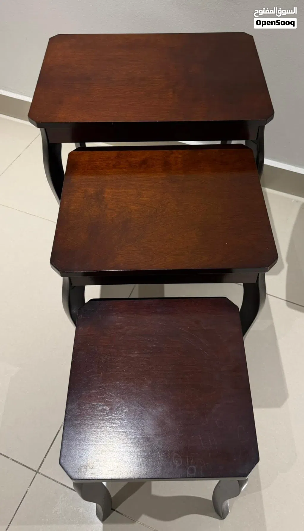 طاولات جانبية