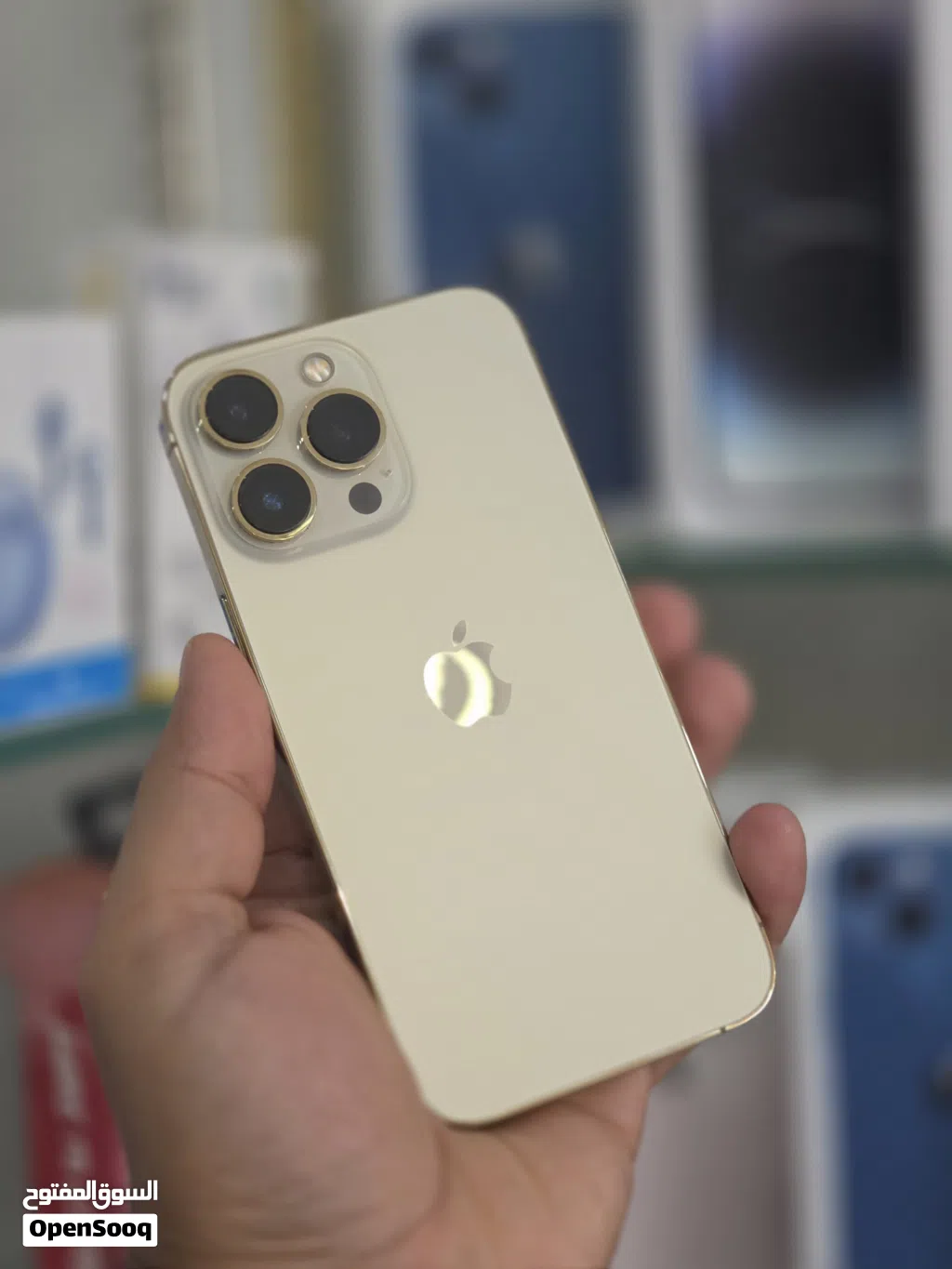 iPhone 13 pro 256gb الهاتف بحالة الوكالة بدون مشاكل مع ضمان و ملحقات لا يفوتك بأقل سعر و