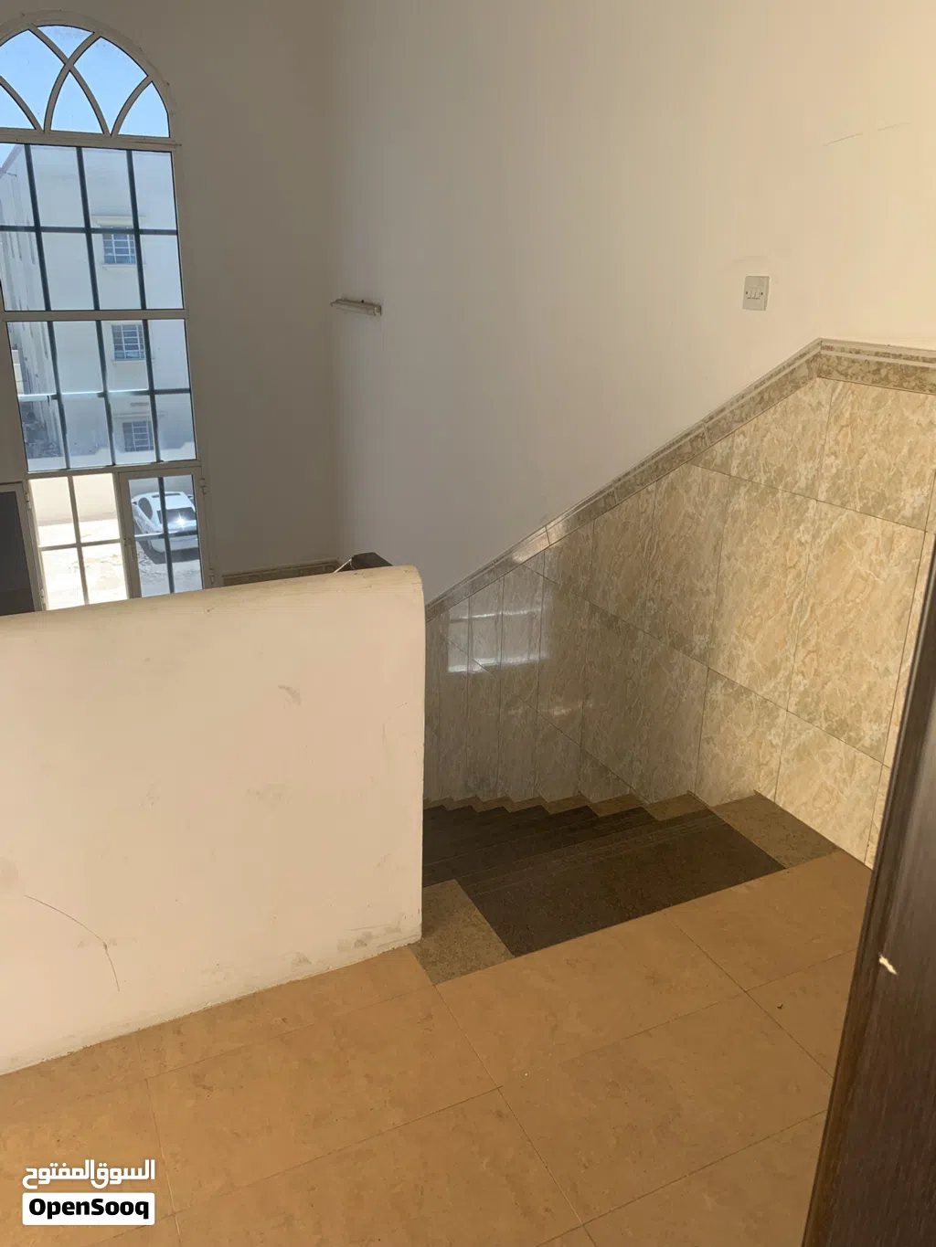 الايجار شقق في الخوض