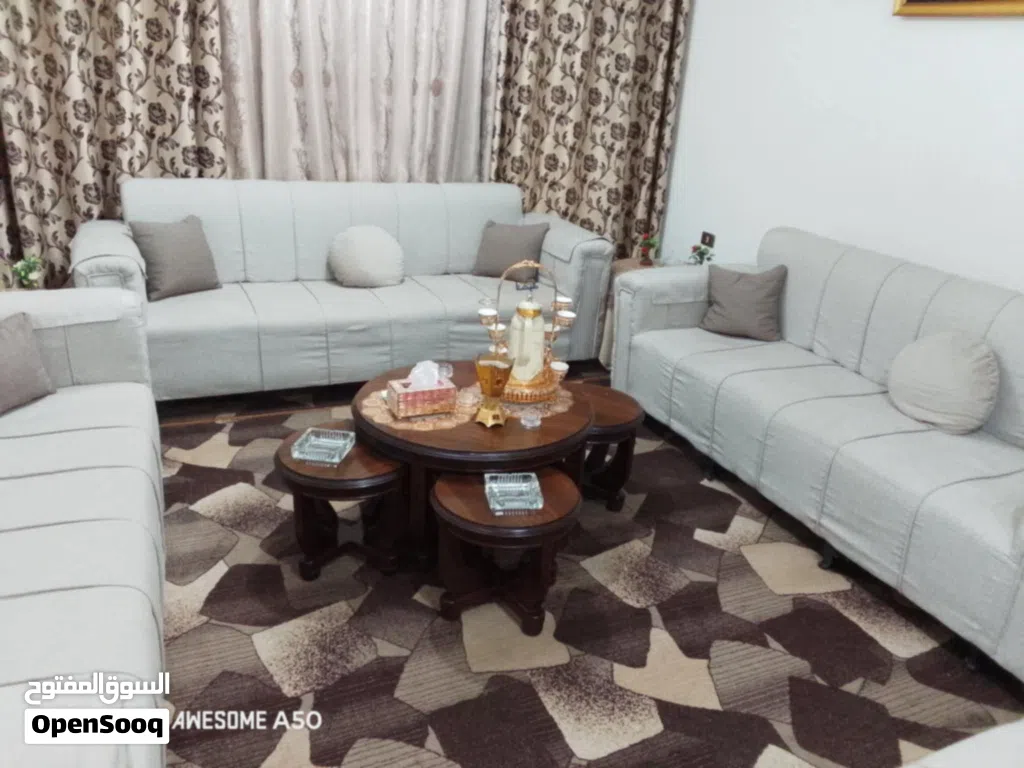 طقم كنب مستعمل بحالة جديدة