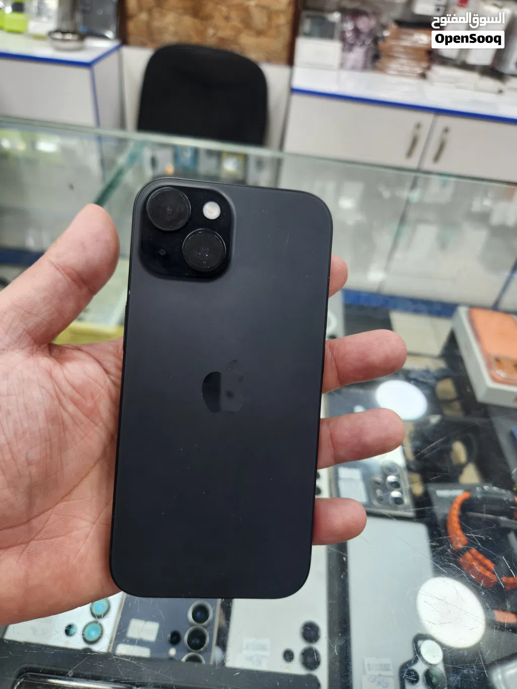 iPhone 15 128GB بحالة ممتازة جدا بسعر مميز جدا