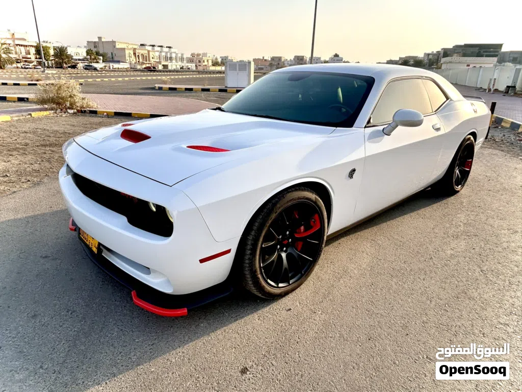 Dodge Challenger SRT8 Hellcat