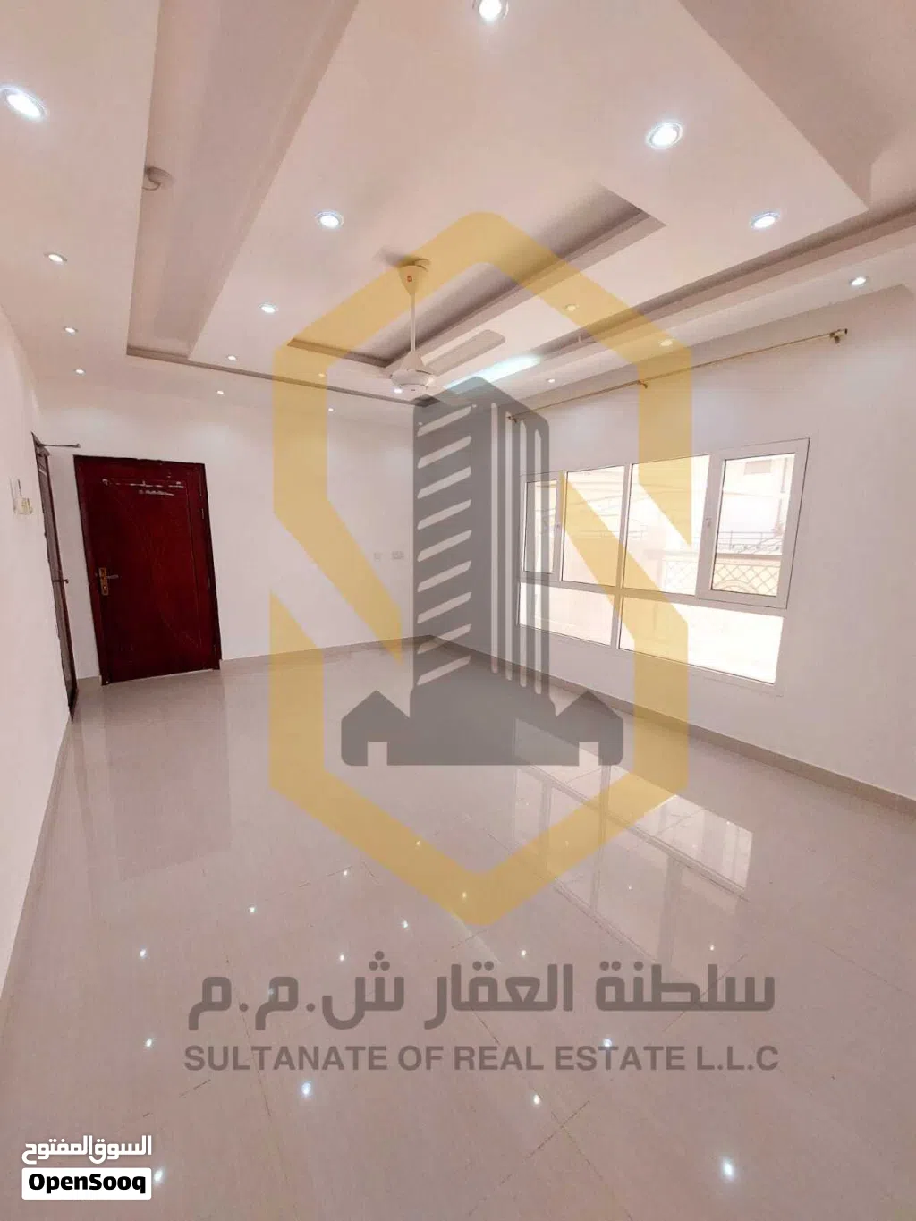 غرفة واسعة للشباب العمانيين في الانصب بالقرب من الطريق السريع / الوصف مهم