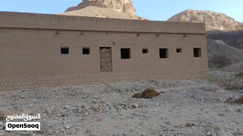 بيت طين كبير جدا في حضرموت في منطقة باعلال