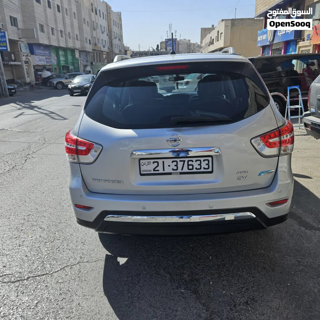 Nissan Pathfinder SV