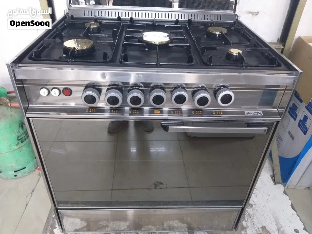 فرن غاز مستعمل نوعيته يونيفرسال 80 × 60 روس نحاس منصب حديد
