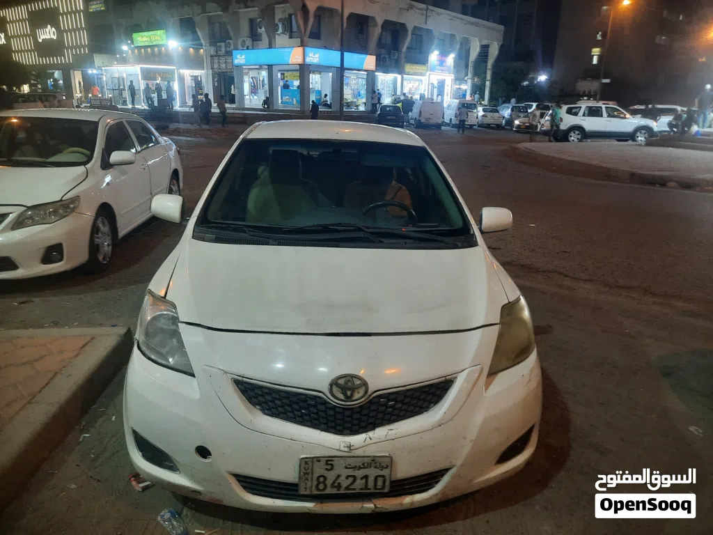 Toyota Yaris Y