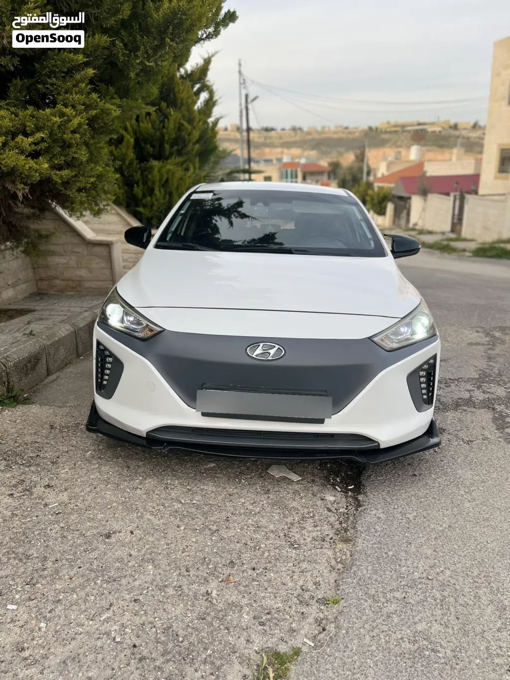 هيونداي ايونيك Standard