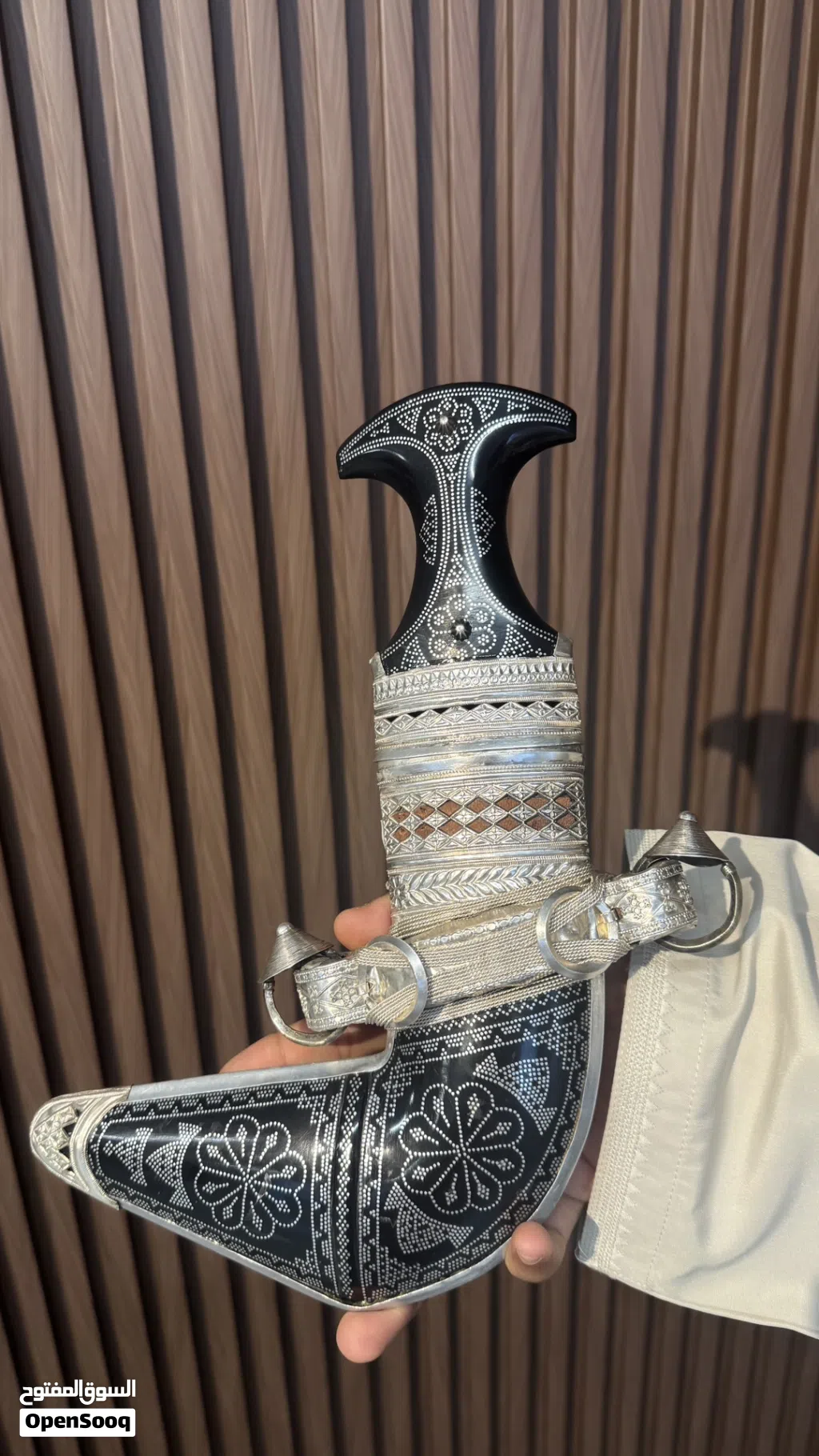 للبيع فقط خناجر وسيوف فضه