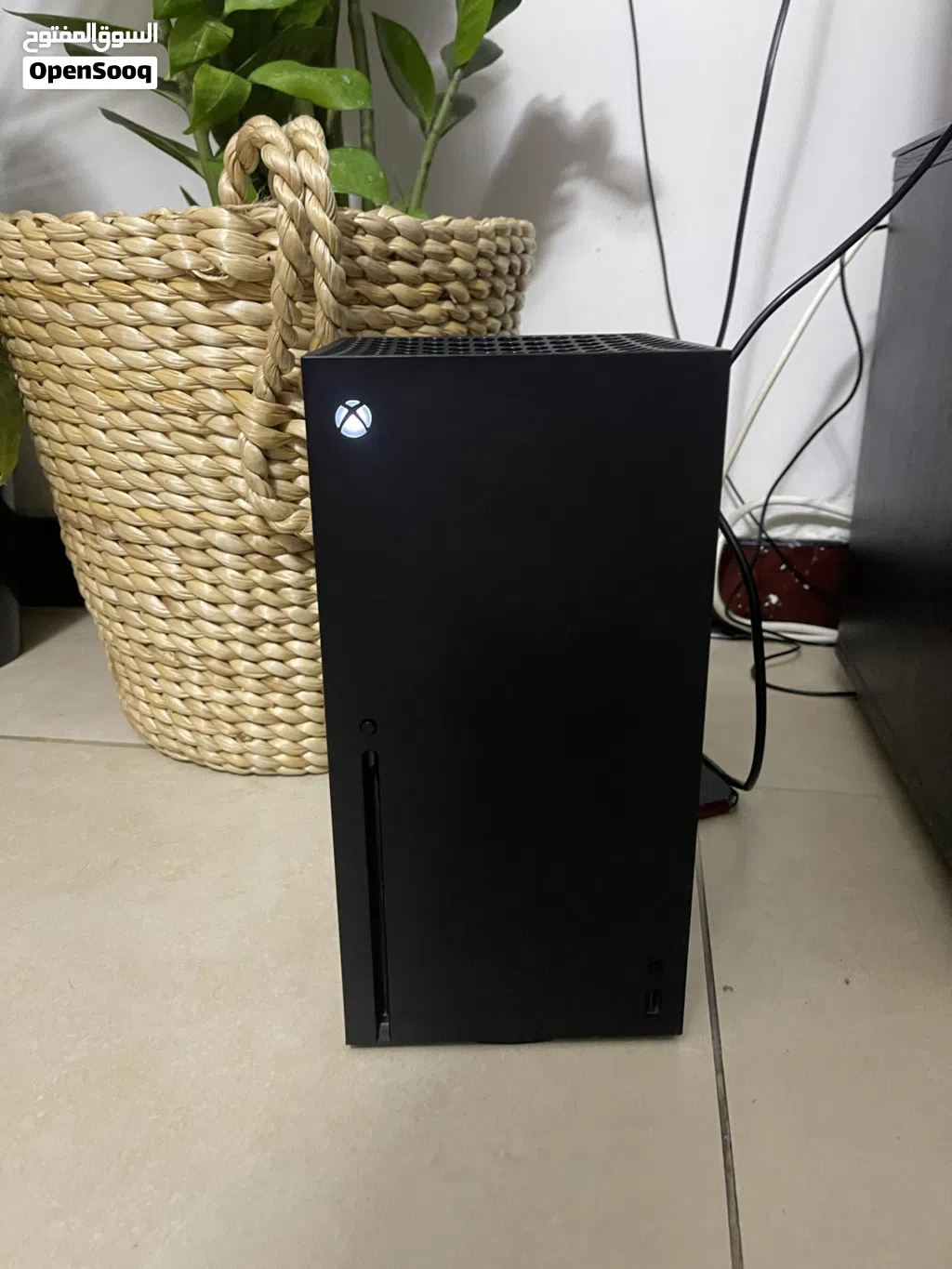 Xbox series x معه حساب عليه gamepass سنه كامله