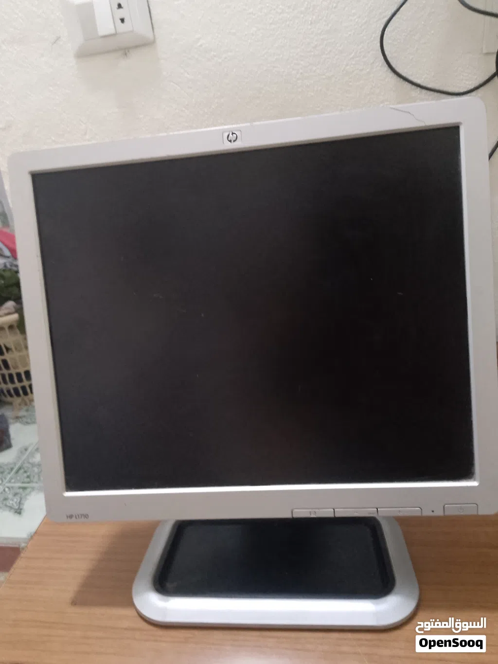 شاشة HP موديل L1710