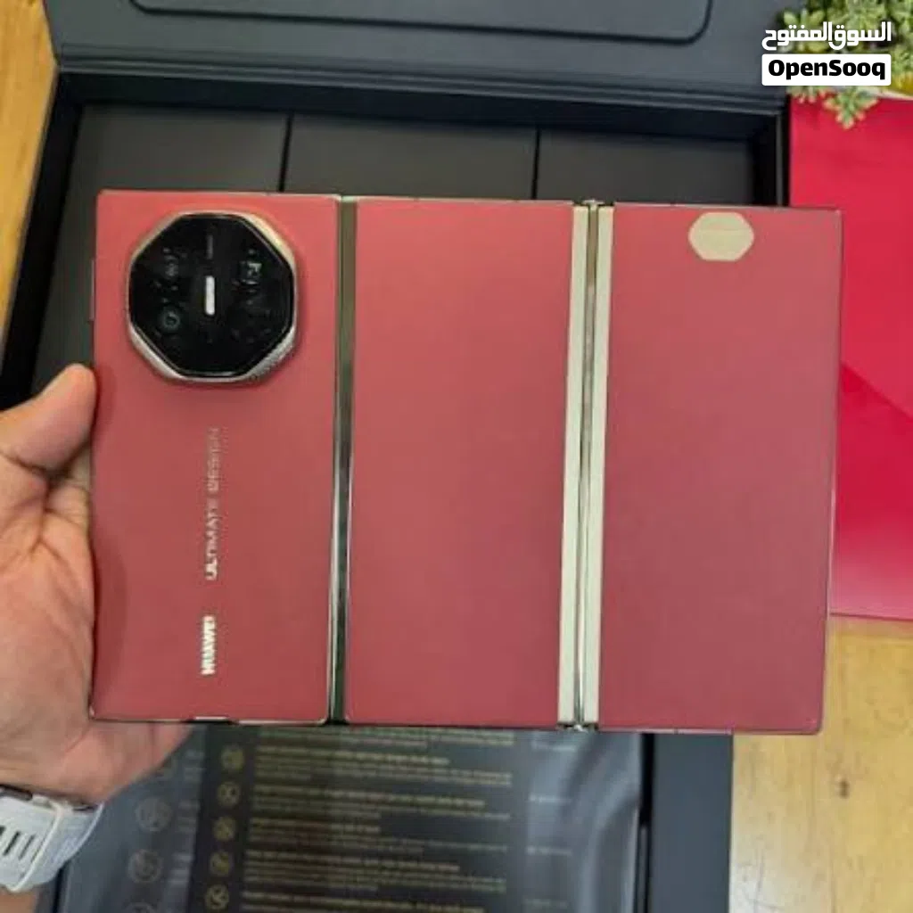 Huawei mate XT Ultimate design trifold premium model 16/1 terabyte (1000gb) New condition box with