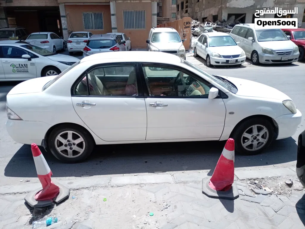 ميتسوبيشي لانسر Standard