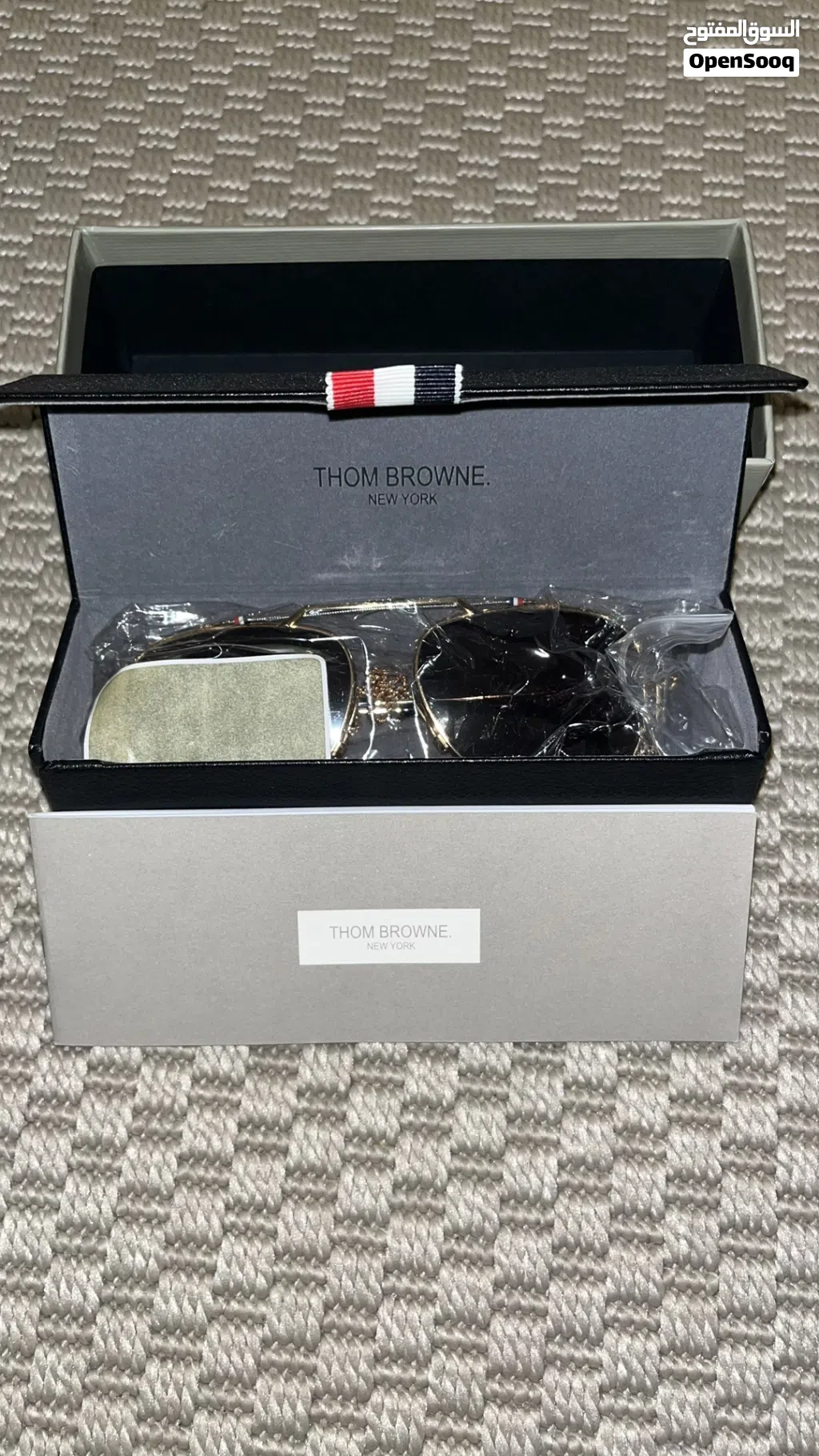 نظارة توم براون (Thom Browne) أصليه بكامل ملحقاتها