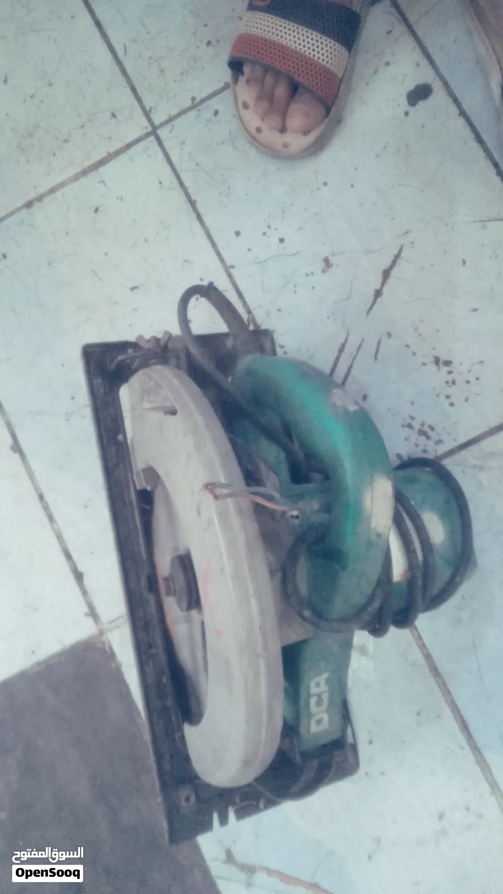 3 صاروخ + 2 منشار +هزارخرسانه كهرباء +طفايه حريق + 2 لفه واير كهرباء