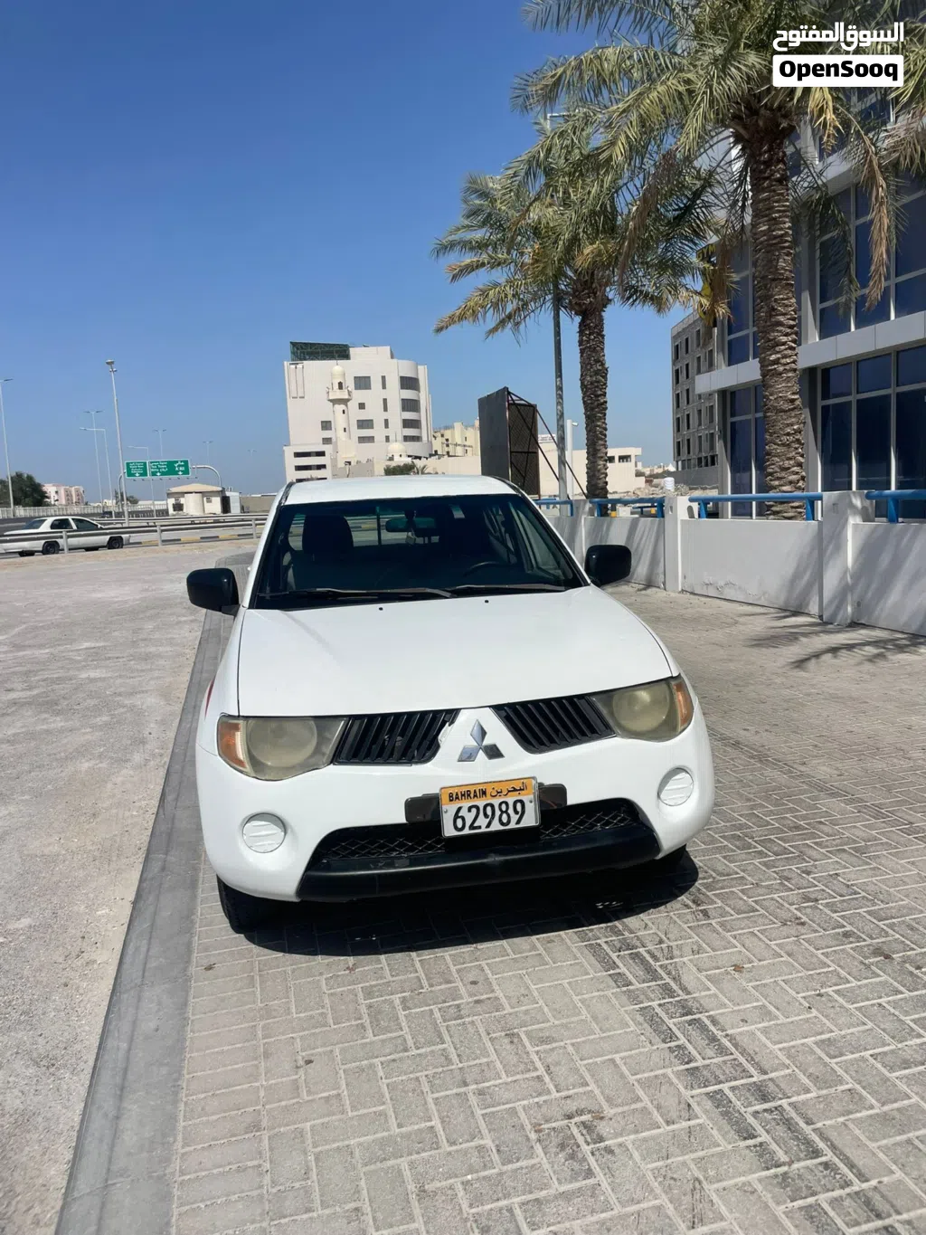 ميتسوبيشي l400