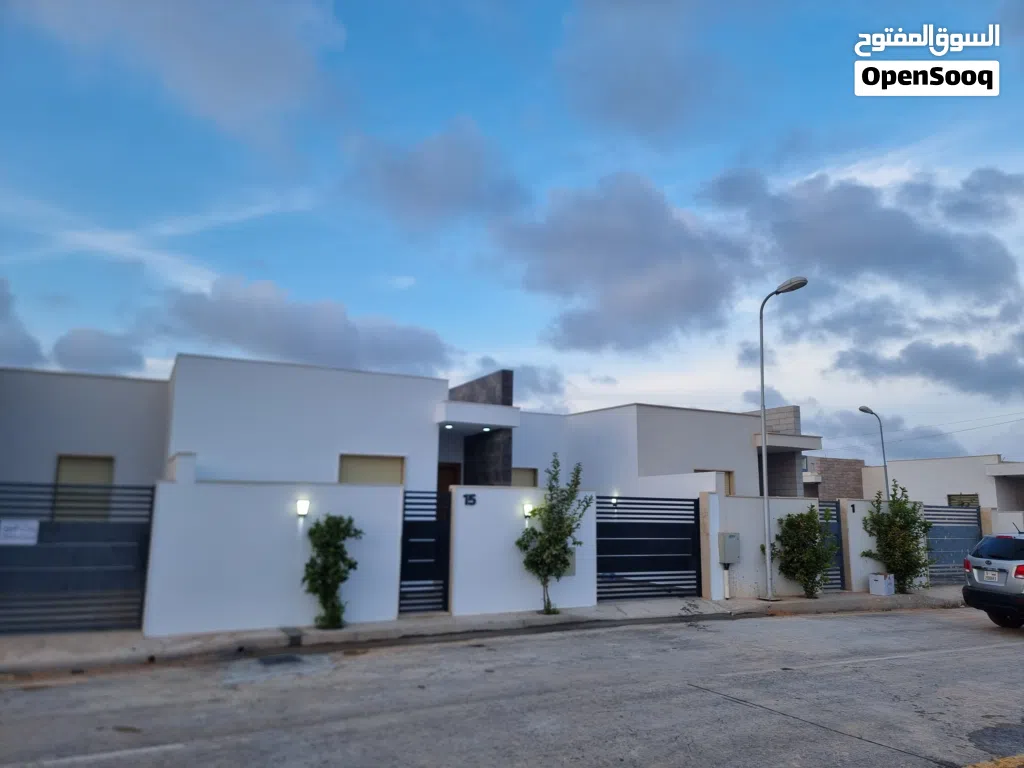 عقار للبيع مساحة الارض 200م المسقوف 175م (اقراء الوصف)