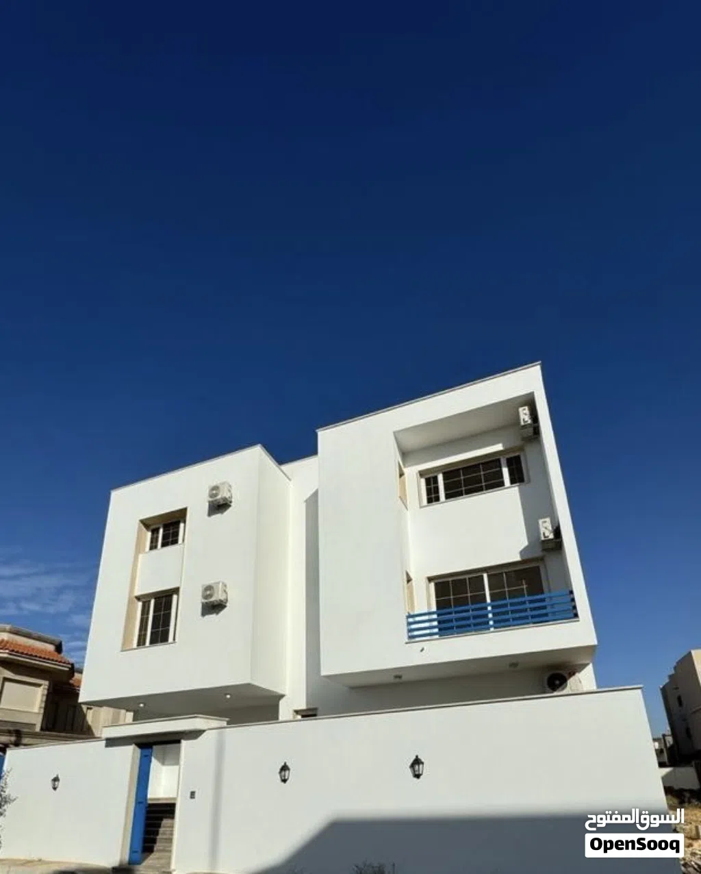 مبناء تجاري