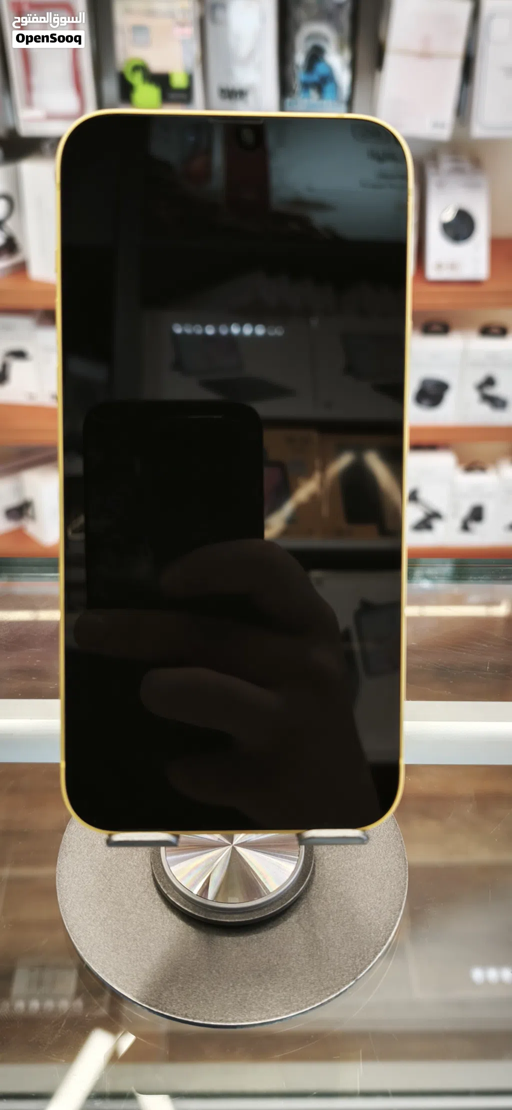 iphone 14 plus تخزين 256g لون اصفر بطارية 84% خالي من الخدوش بحالة الوكالة بسعر حررررق