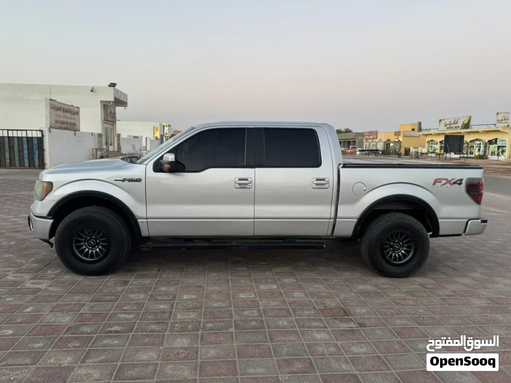 ترنجات فورد مع الإطارات مقاس 17