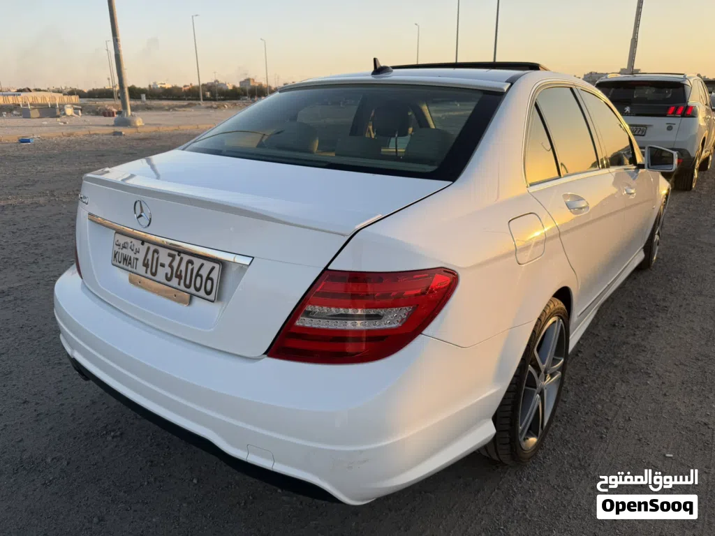 مرسيدس بنز الفئة-C C 250