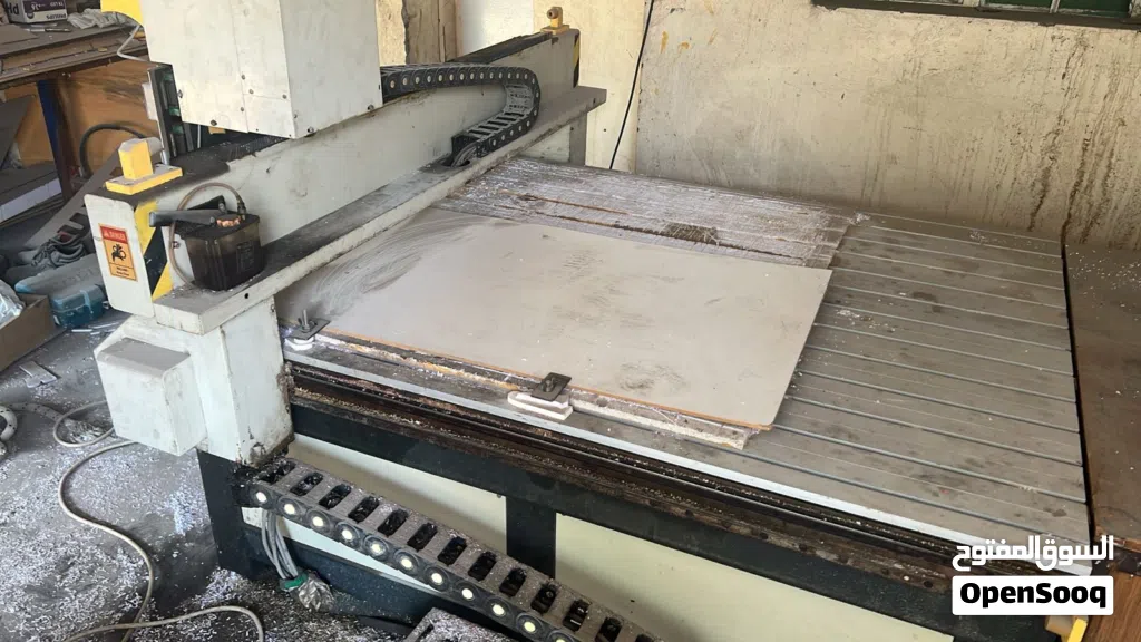 CNC MECHINE WITH VACCUM CLEANER FOR SALE (CHEAP PRICE)