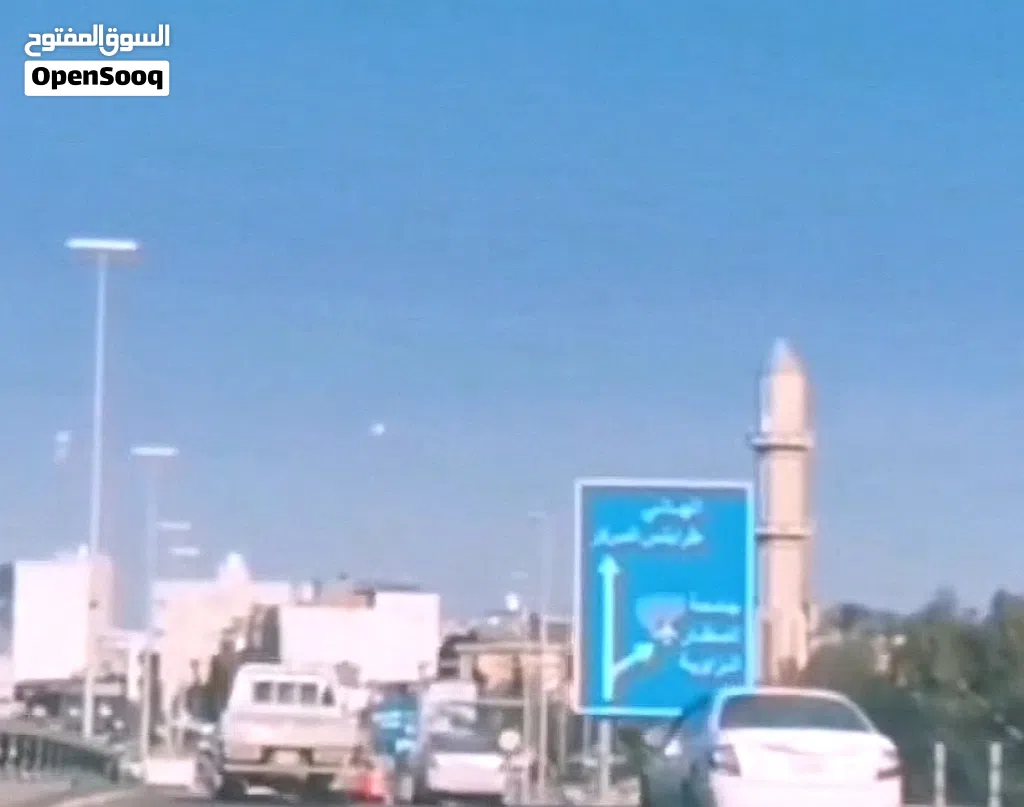 شقة سكنية ممتازة بناء حديث في زناته الجديده بالقرب من جامع الطابيه والحي سكني رائع
