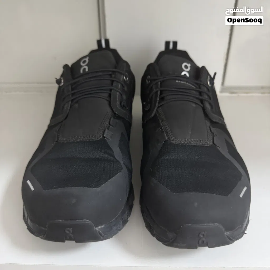on running cloud sneakers