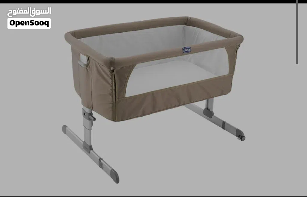 Chicco The Next 2 Me co-sleeper crib has 6 adjustable height levels للبيع سرير أطفال ماركه شيكو.