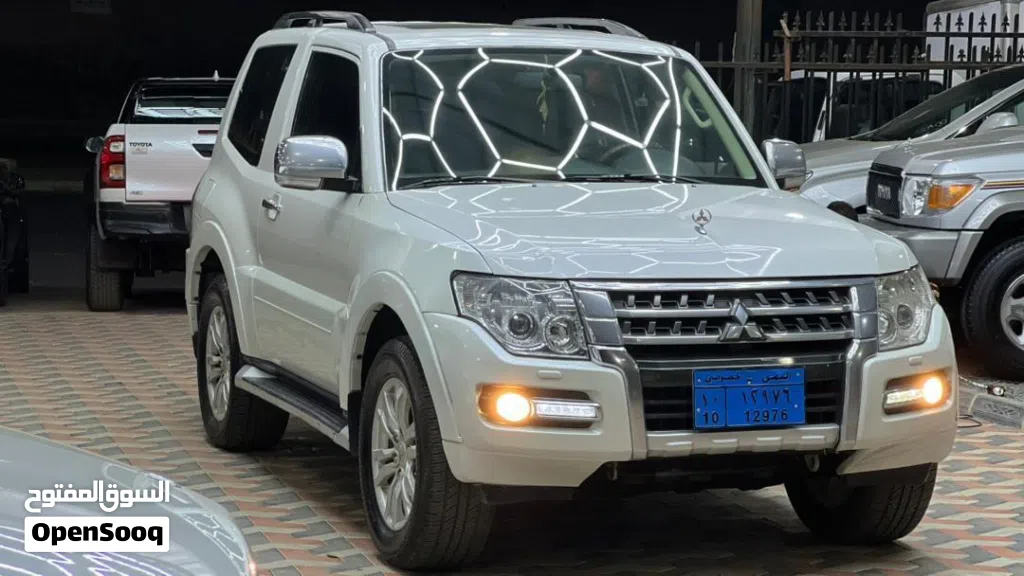 Mitsubishi Pajero Standard