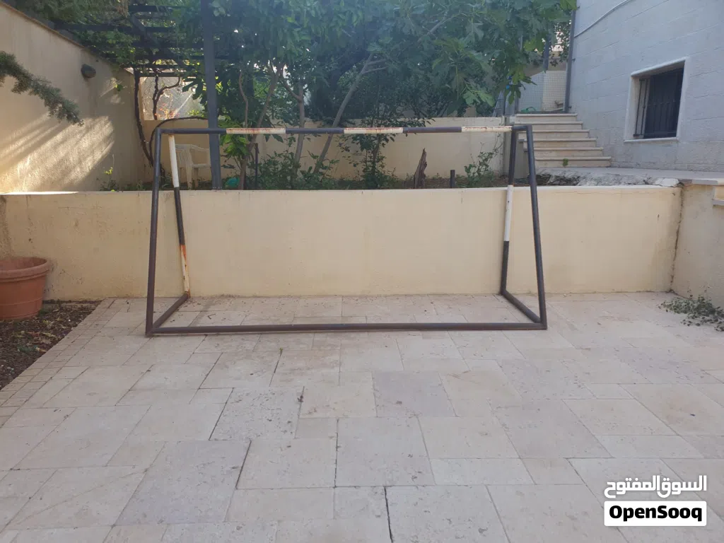 مرمى كرة قدم عدد واحد الارتفاع 160 العرض 3 متر تقریبا