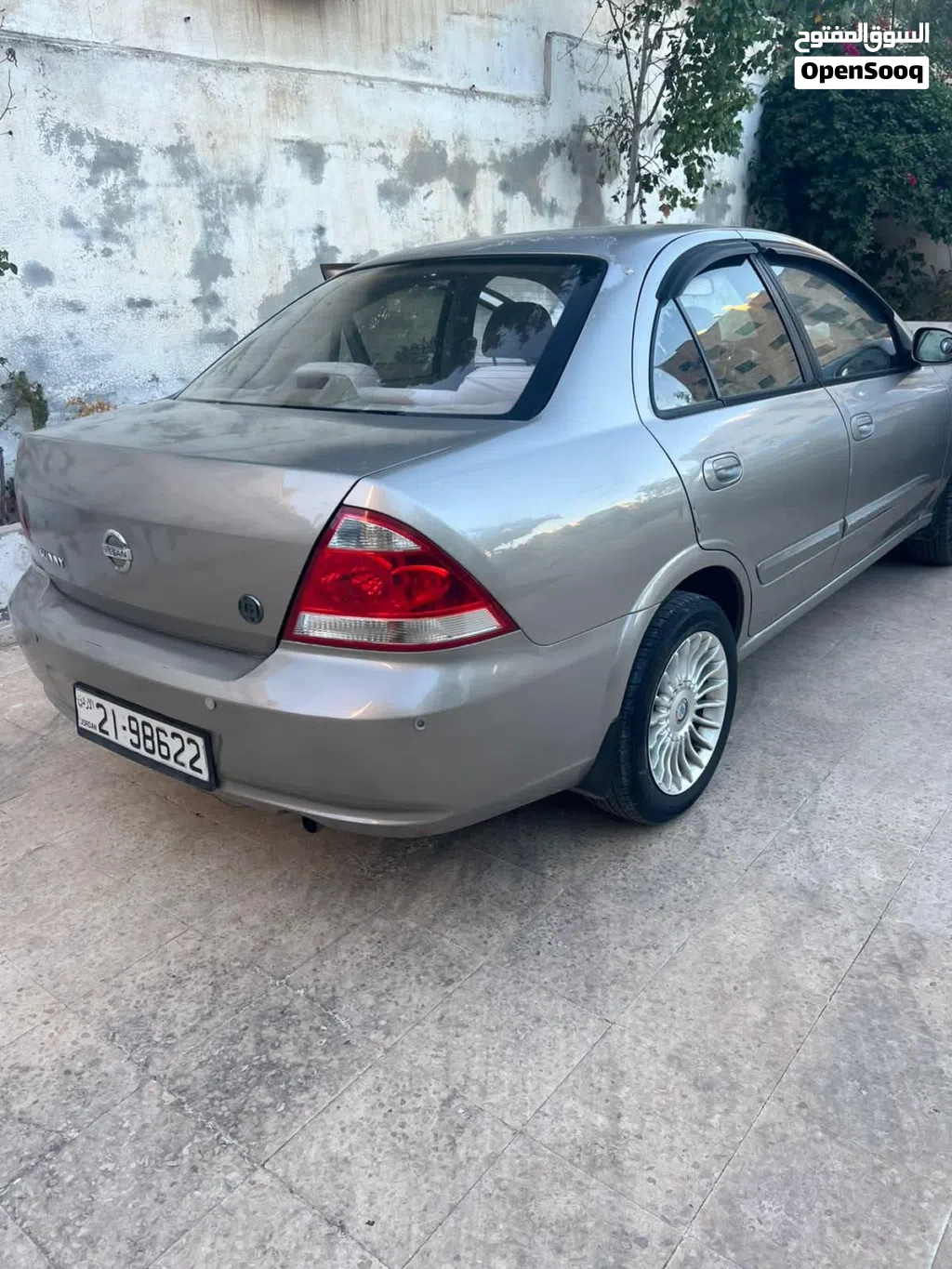 نيسان صني Standard