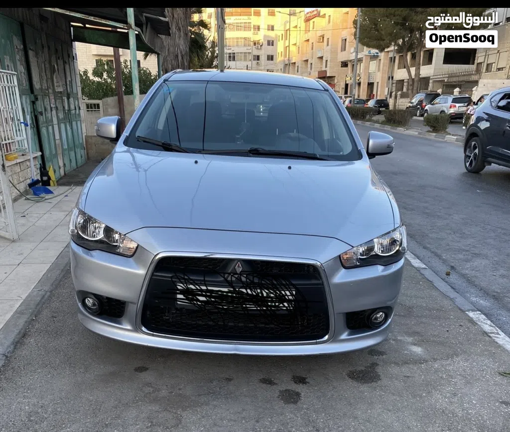 ميتسوبيشي لانسر Standard