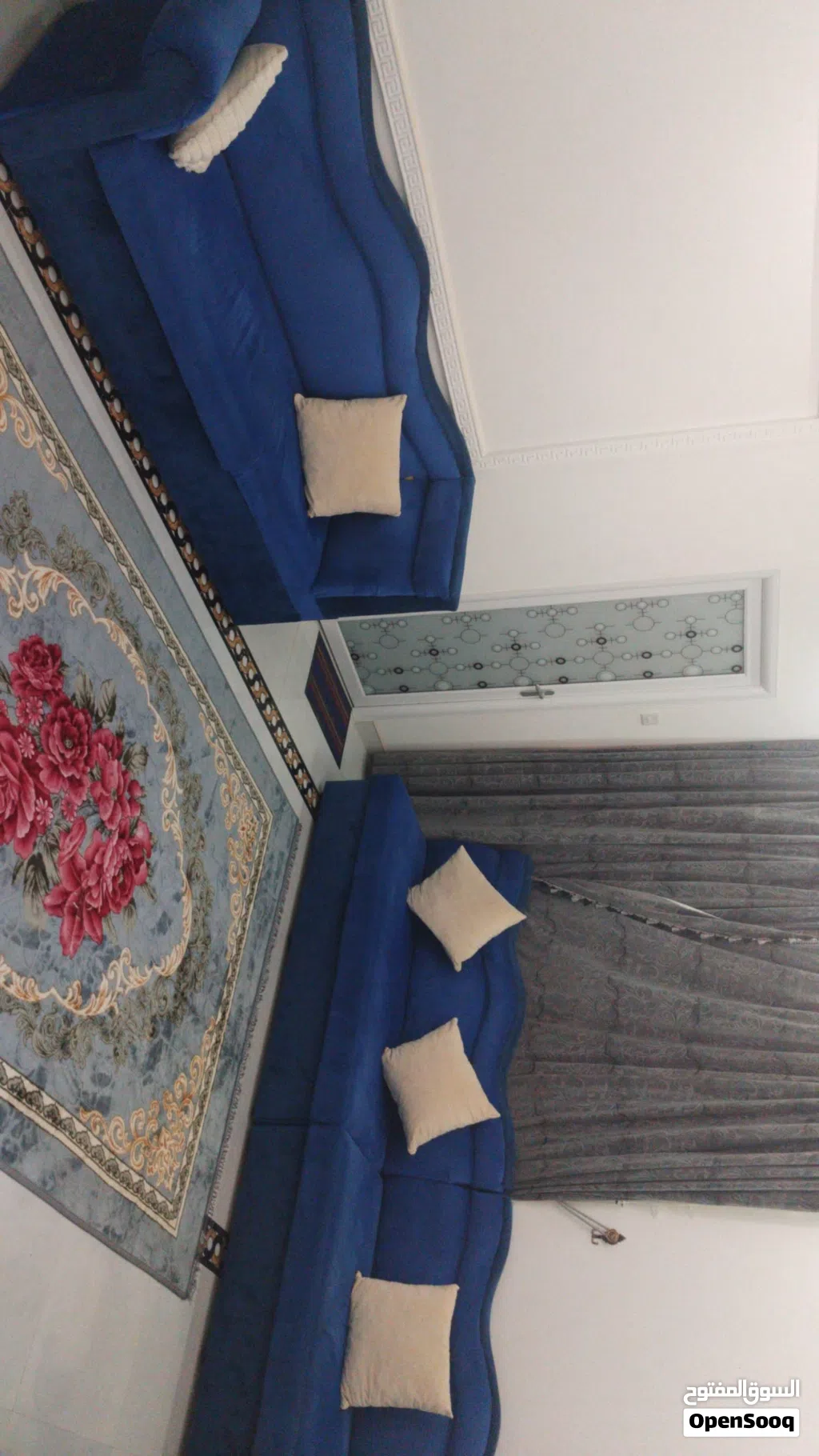 صوفا مستعملة بحالة جيدة