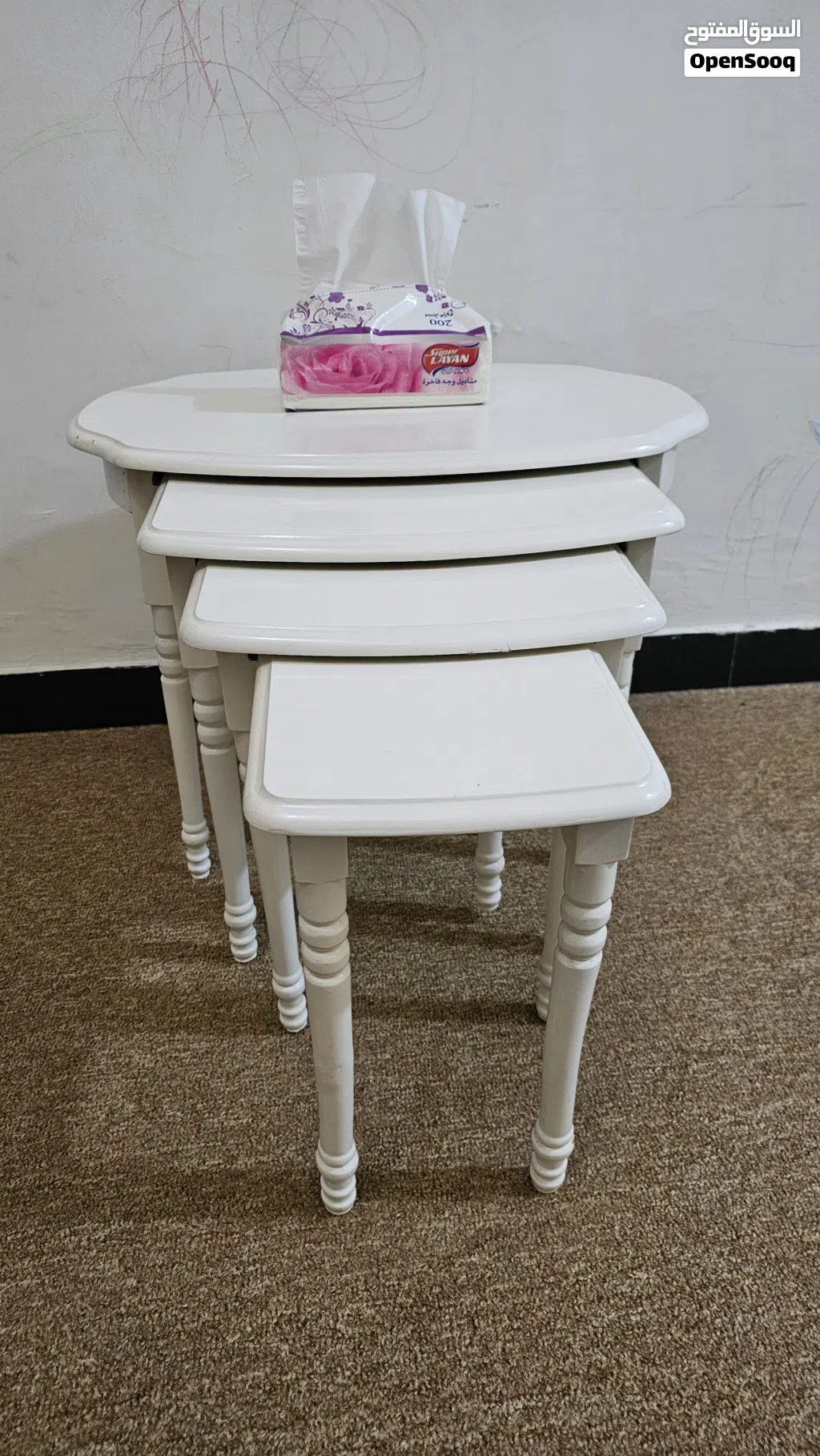 طاولات جانبيه نظيفه