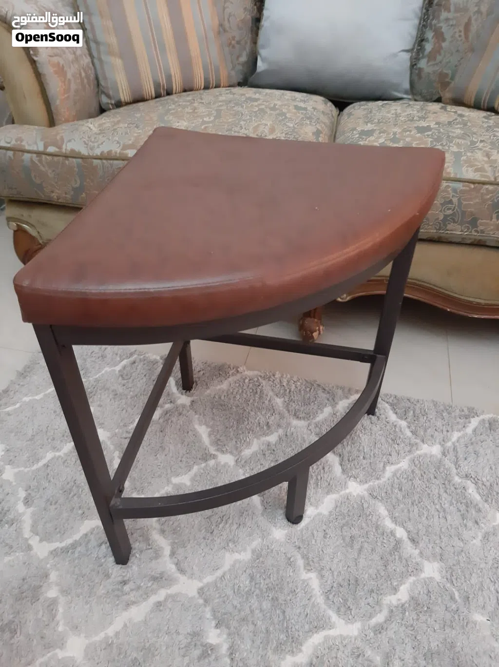 ثلاث كراسي جلد اصلي 3 حبات Leather chairs