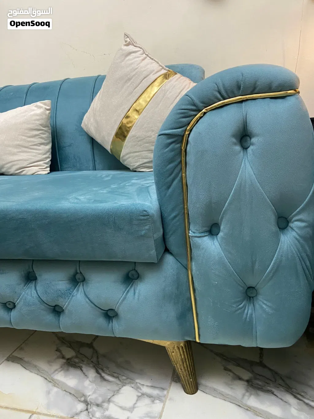 طقم كنب سبع مقاعد لحاله ممتازه للبيع