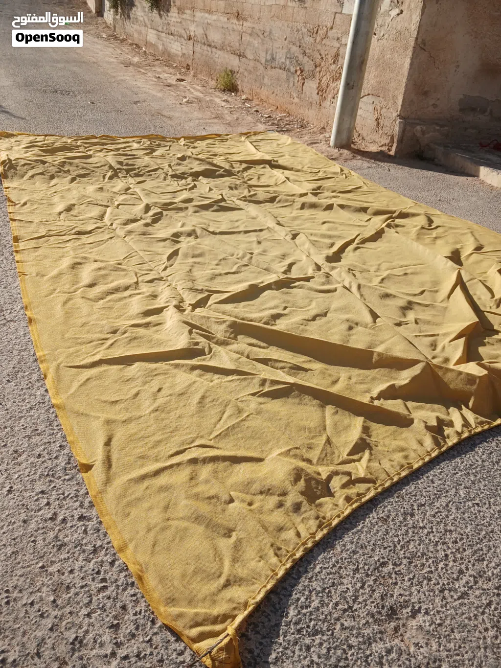 شادر نوعية ممتازة ولا مزع فيه مطلوب فيه 60 دينار