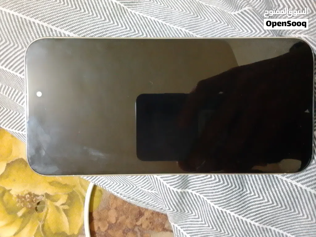 جهاز ايفون بحاجه ل قاعده شحن