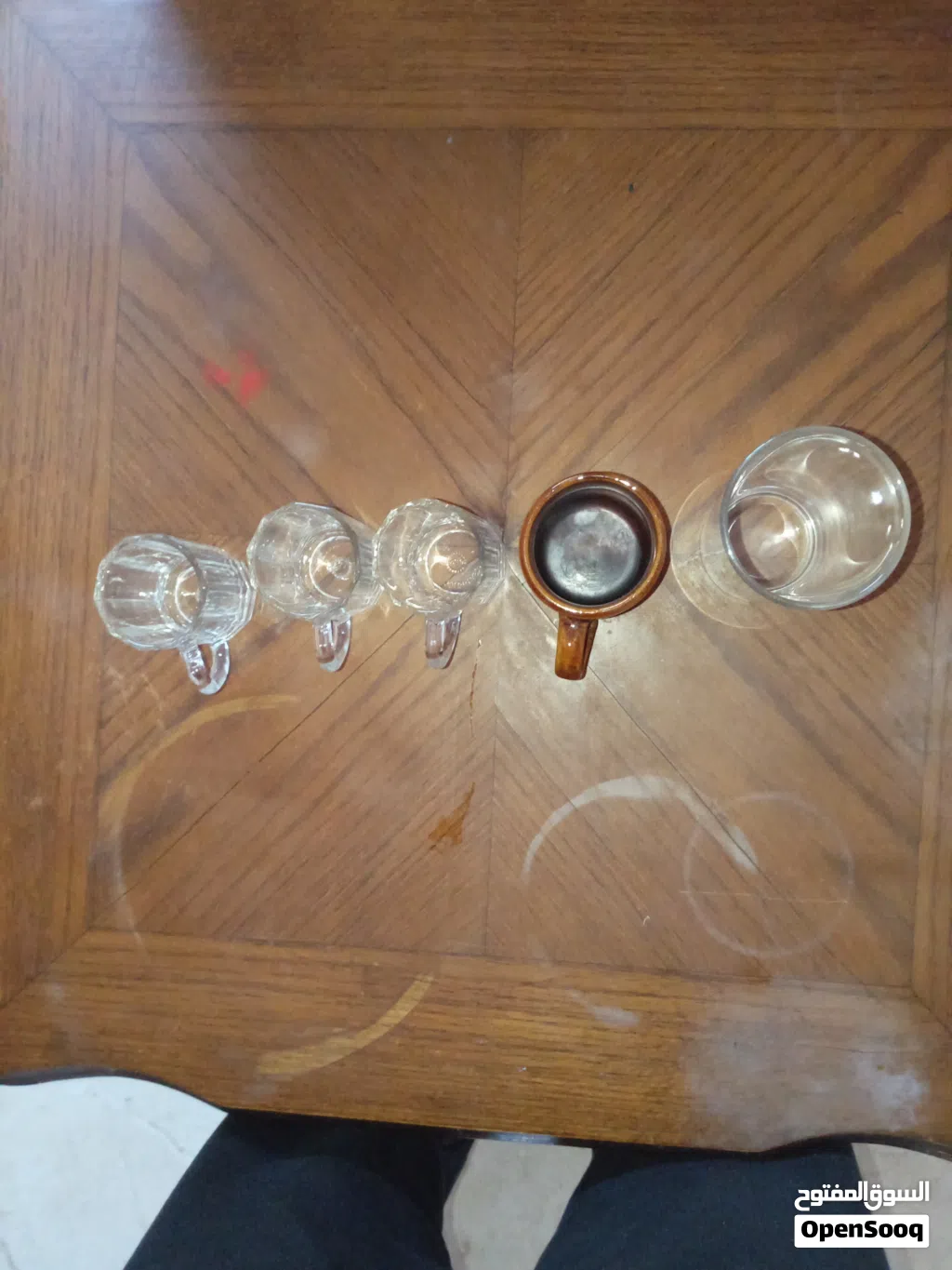 كاسات قهوة أو شاي بدون مقابل